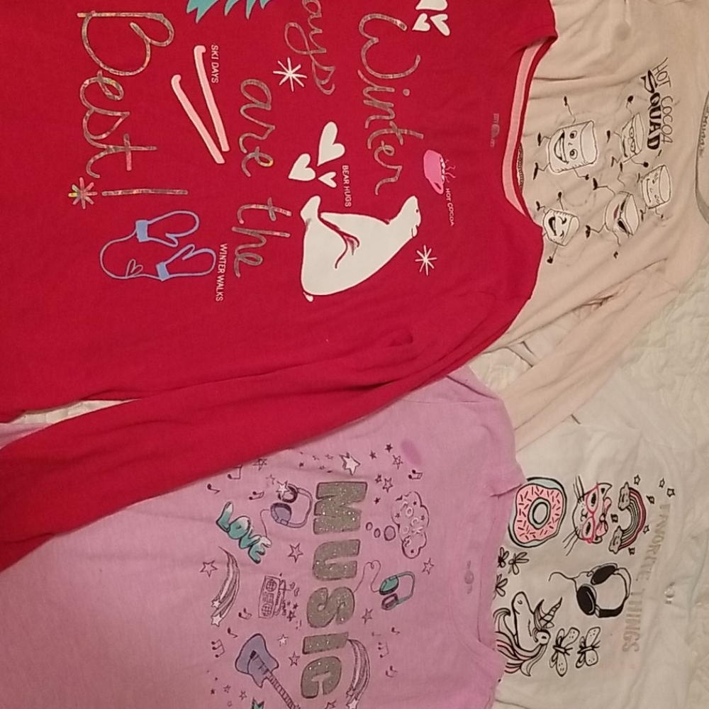 Bundle of 4 long sleeve shirts